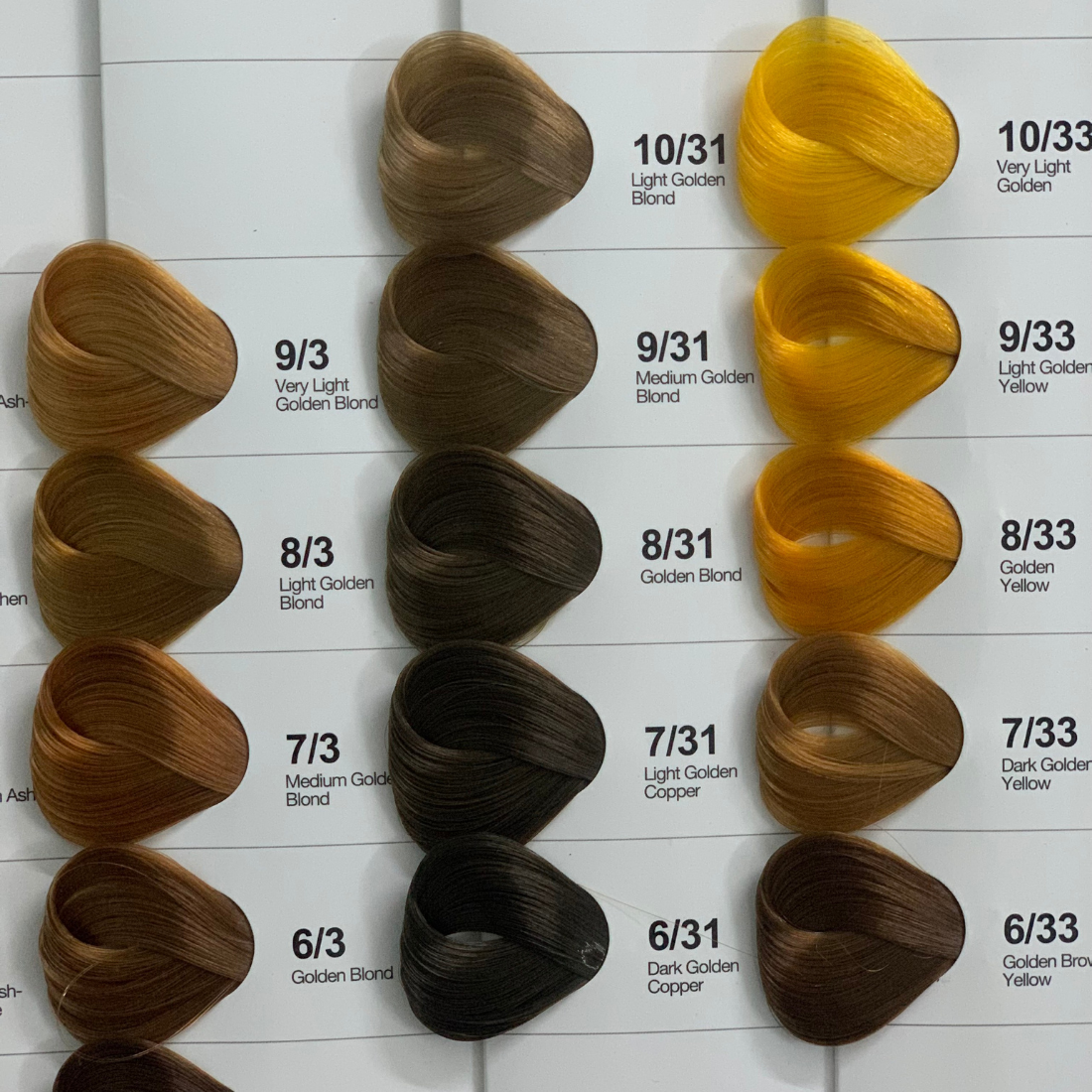 Mã màu: Để nâng cao chất lượng nhuộm tóc của bạn, chúng tôi sử dụng các mã màu hiện đại và chính xác nhất. Với hệ thống mã màu độc quyền của chúng tôi, bạn có thể tìm thấy được màu tóc ưng ý nhất.
