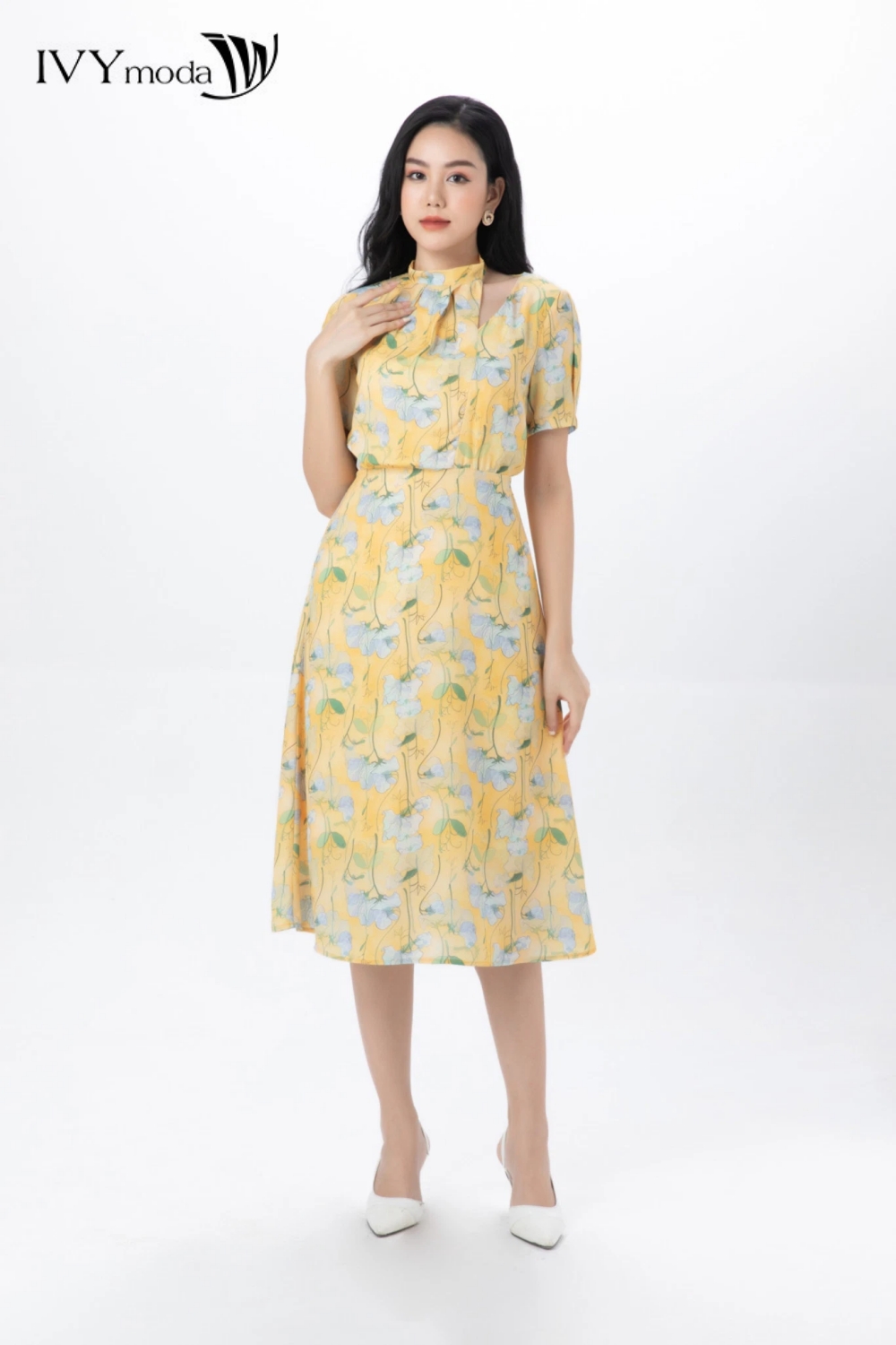 Đầm lụa Cut-Out nhấn eo IVY moda MS 48M7493