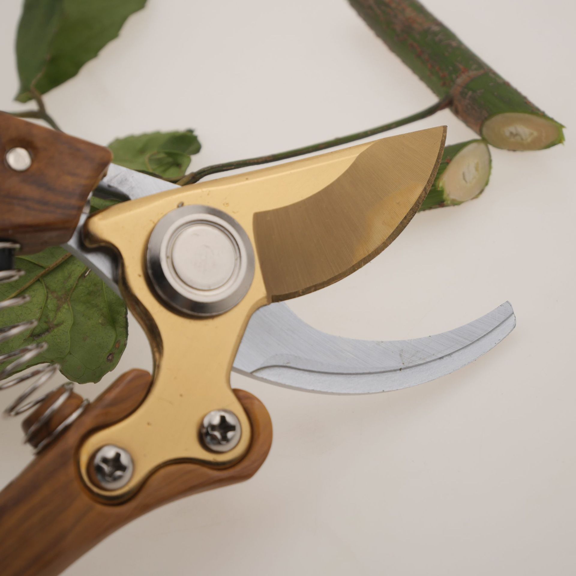 Wood grain handle pruning scissors Garden scissors Bonsai pruning scissors Flower branch thick branch gardening scissors