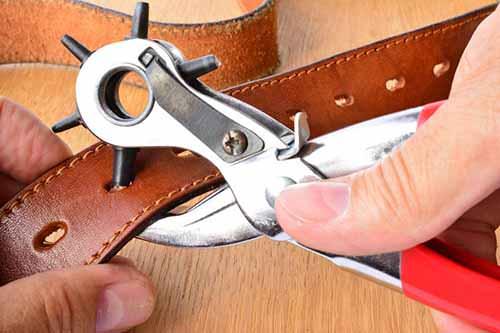 Kìm bấm lỗ dây nịt (kèm khoen) TOP - K6012A loại 1