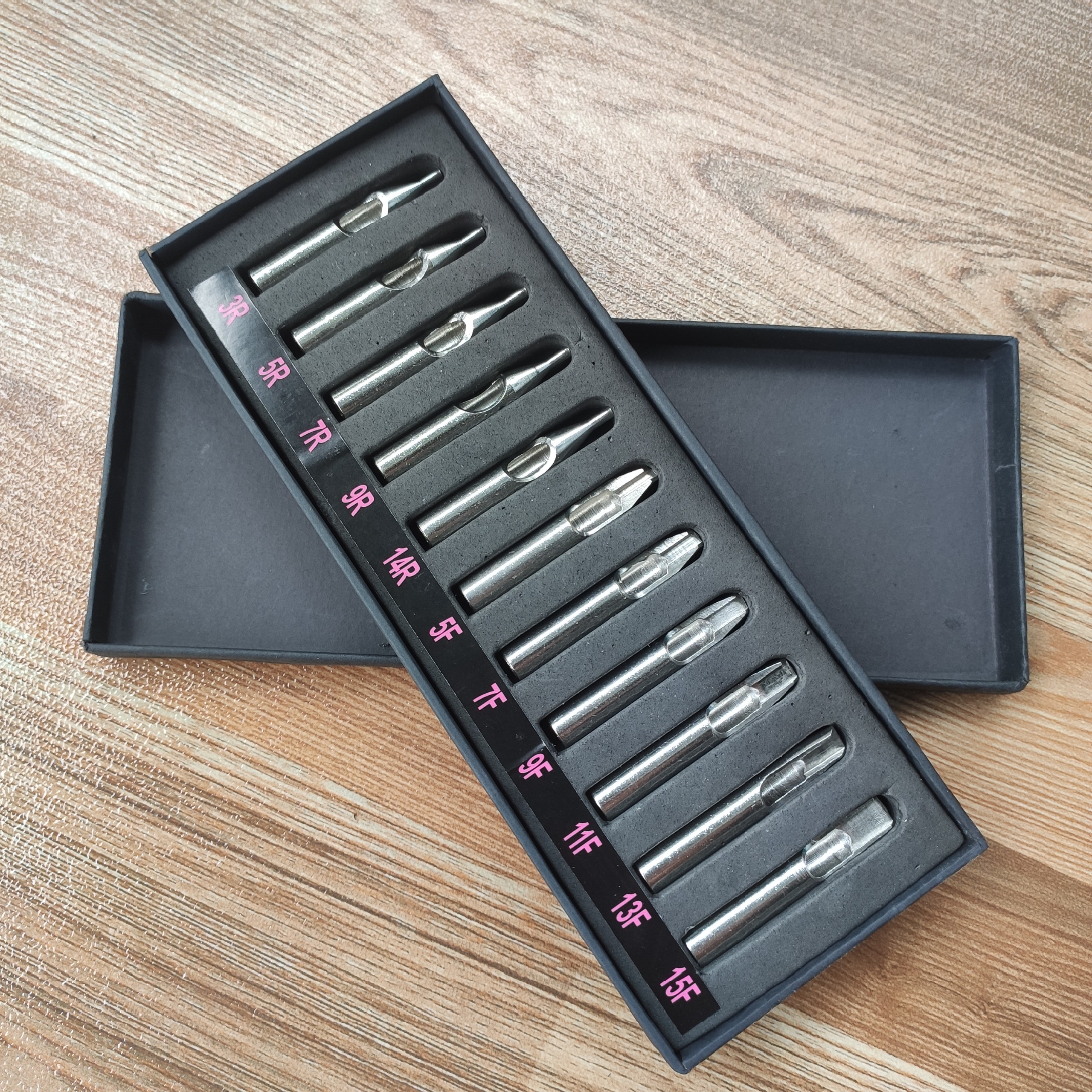 Hộp 11 ngòi inox của kim xăm dùng nhiều lần