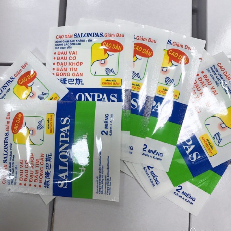 Salonpas mẫu hộp 50 gói( gói 2 miếng)