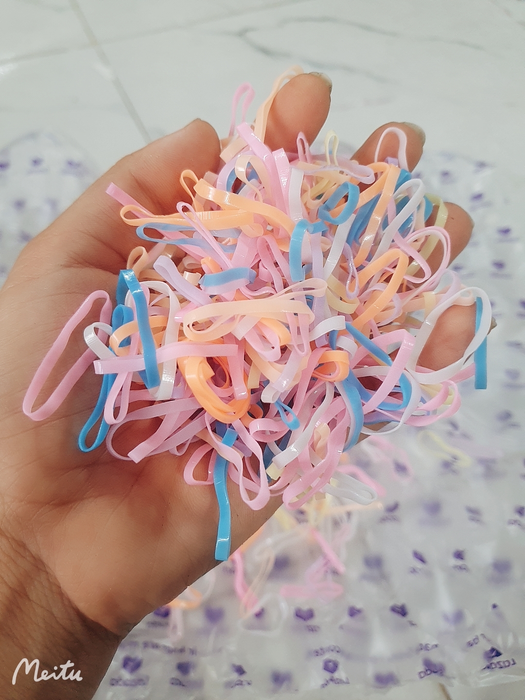 Hộp thun buộc tóc màu pastel