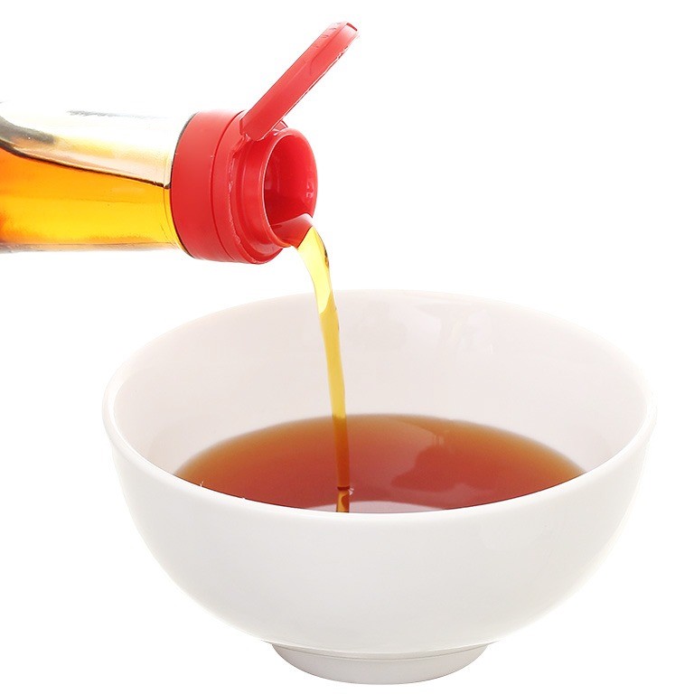 Nước mắm Chinsu cá cơm biển Đông 20 độ đạm chai 720ml