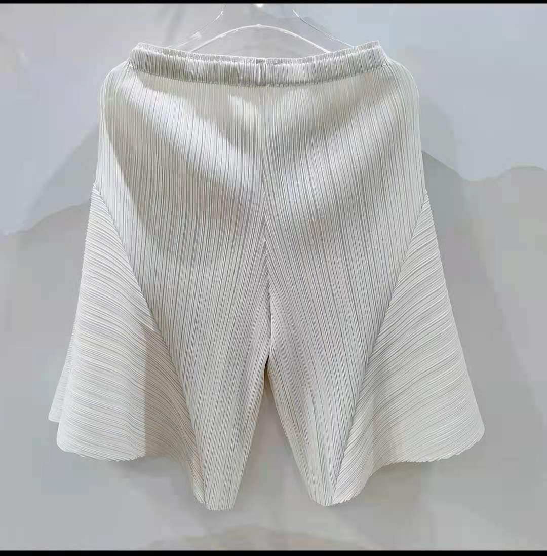 Women Elegant Style Loose Solid Soft Polyester Pleated Short Pants Elastic Waist Wide Leg 7746