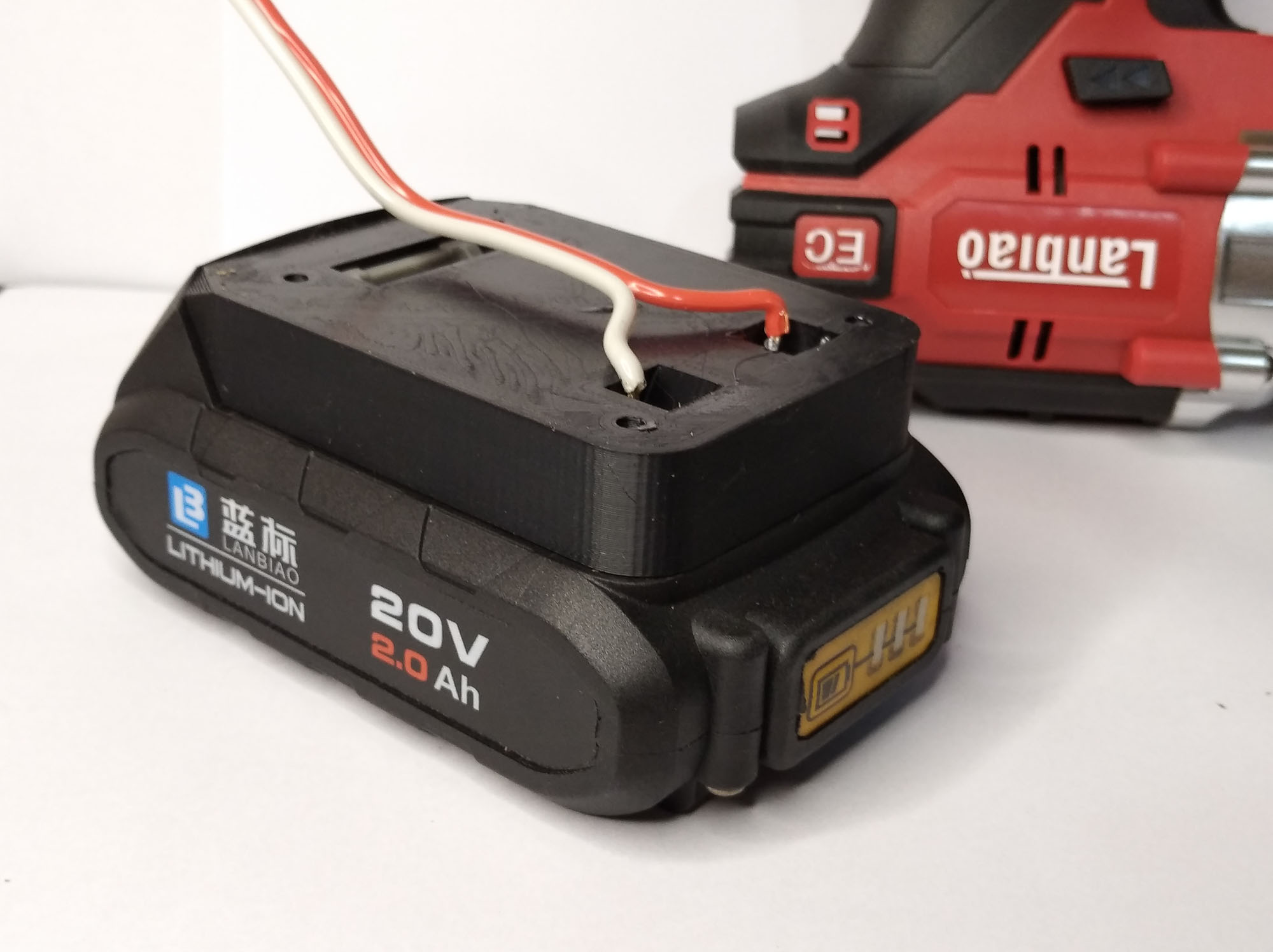 Đế lấy nguồn từ pin Lanbiao 20v