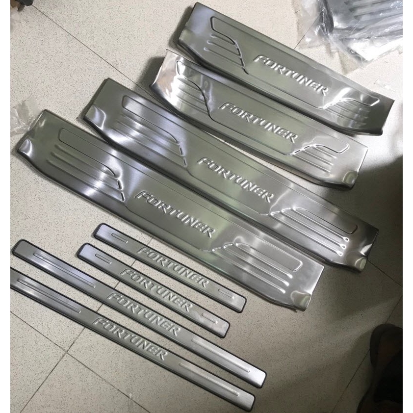 Ốp bậc cửa, nẹp bước chân trong ngoài xe fortuner 2006- 2007- 2008- 2009- 2010 - 2011- 2012 - 2013- 2014 - 2015 - 2016 - hàng inox cao cấp