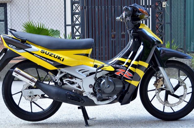 Tem suzuki satria 2000 vàng đen