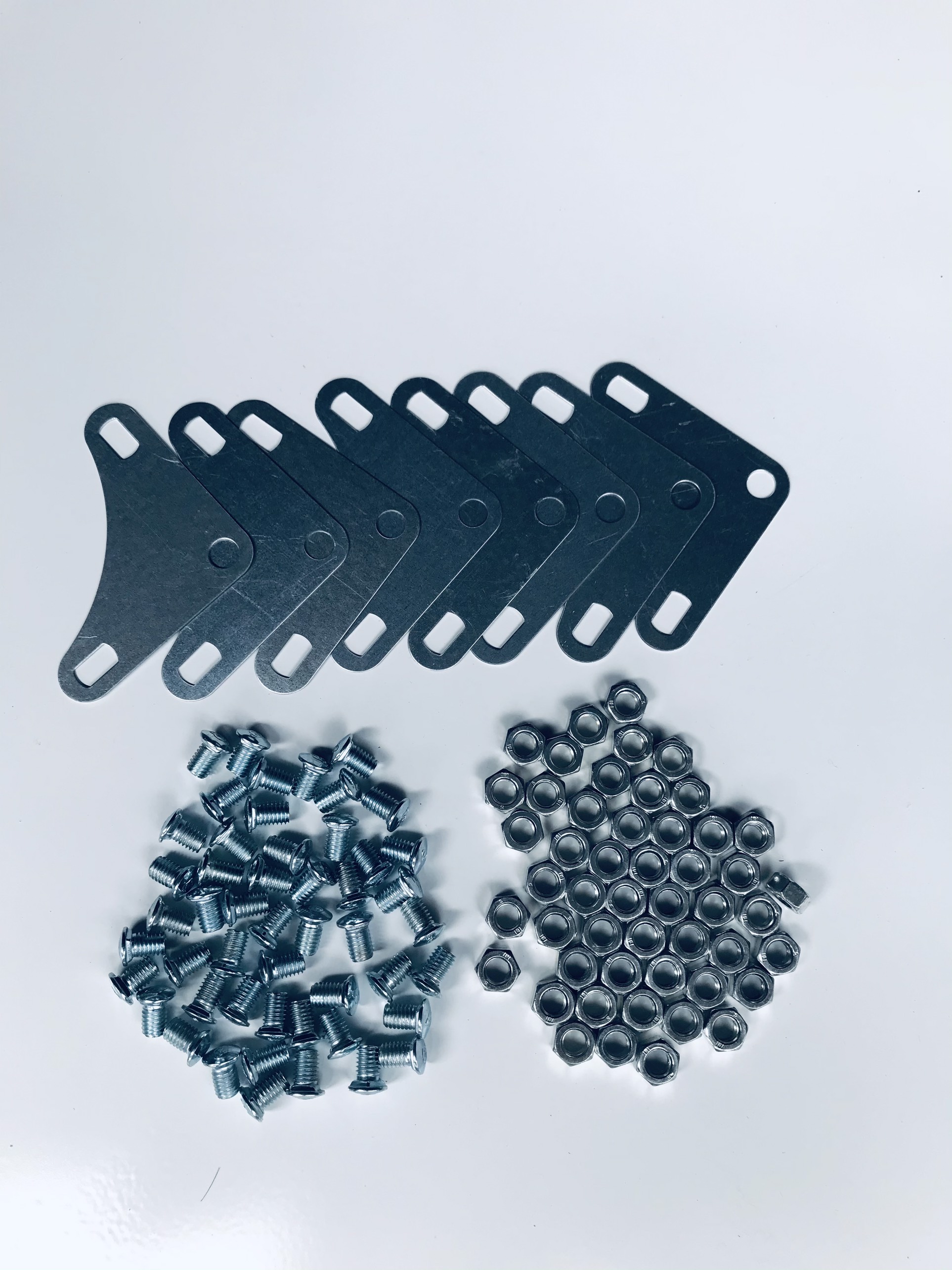 Combo 50 cặp ốc và 8 ke góc lắp đặt kệ sắt v lỗ