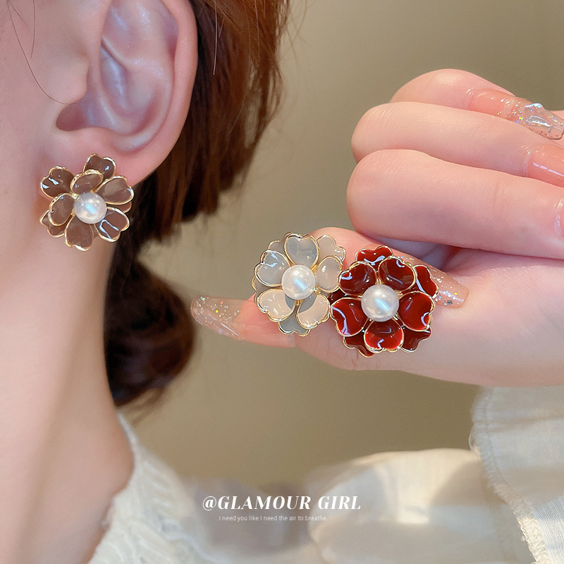 Pearl stud earrings for women