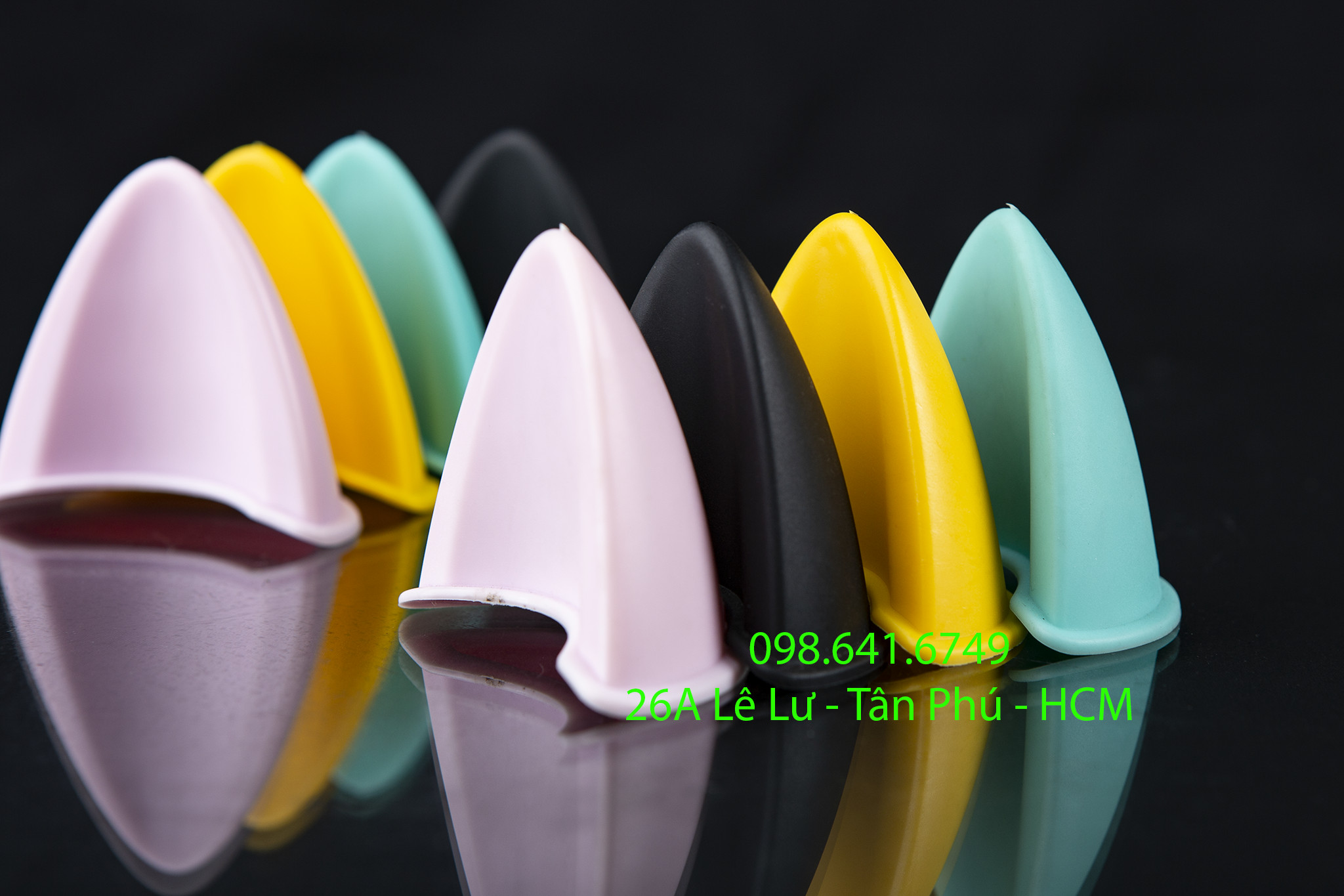 TAI MÈO GẮN NÓN BẢO HIỂM