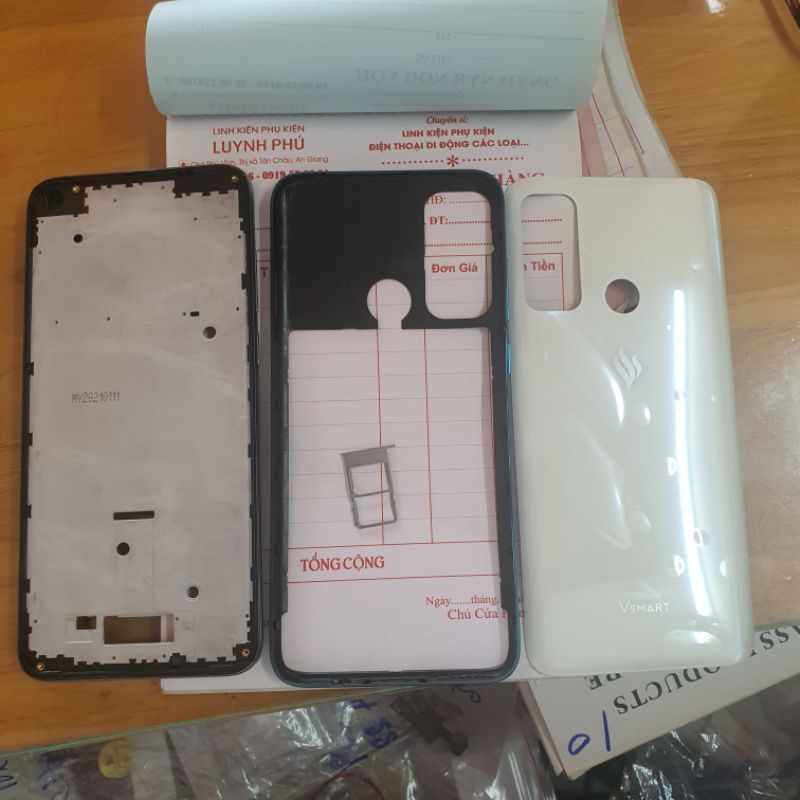 Vỏ vsmart live 4 có khung sườn khay sim