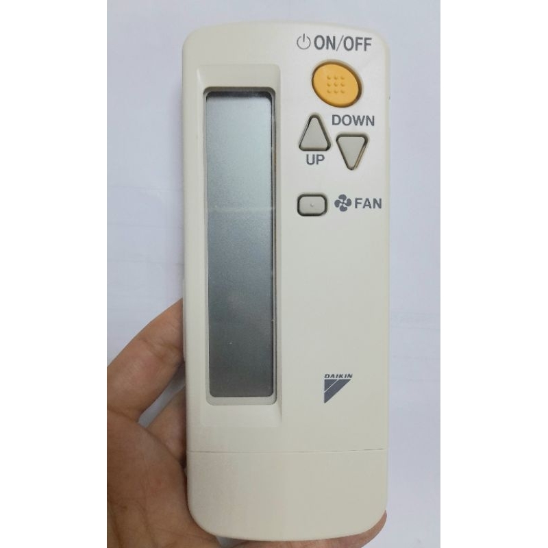 Điều khiển điều hòa daikin âm trần loại tốt