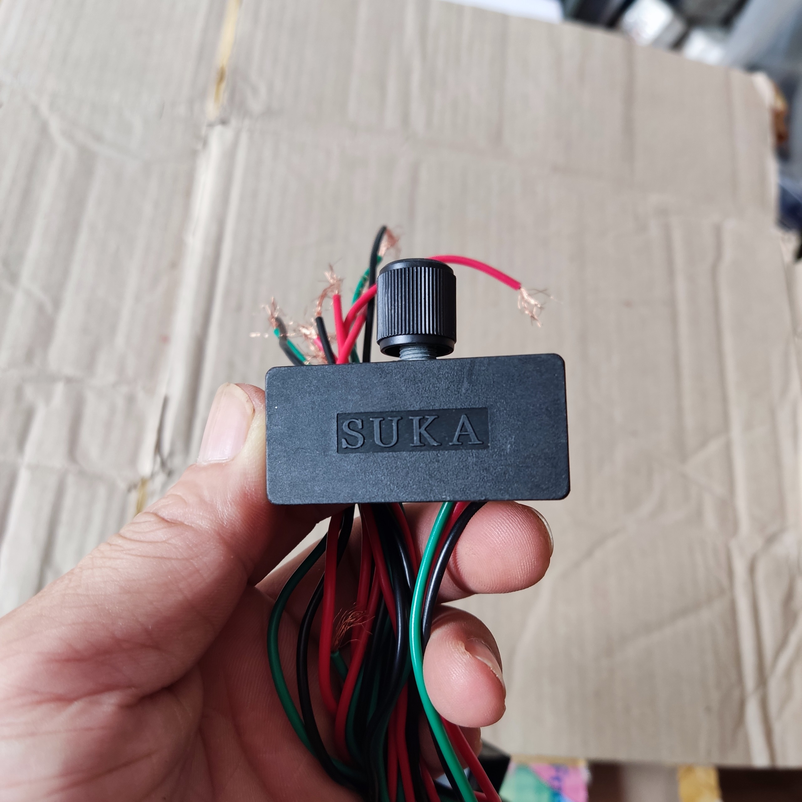 Chiết áp 12v điều chỉnh dòng máy bơm