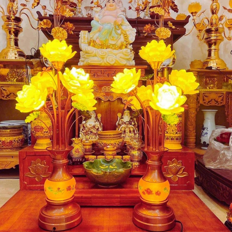 Đôi đèn hoa sen bình ngọc lưu ly chân đế đồng 5 bông hoa sen nở và cụp