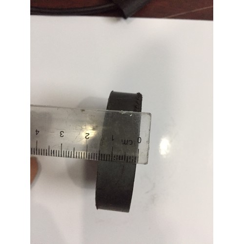 Nam châm đen Ferrite tròn  60x15mm lỗ 32