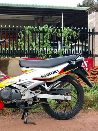 Tem Suzuki Satria 2000 Trắng Đỏ