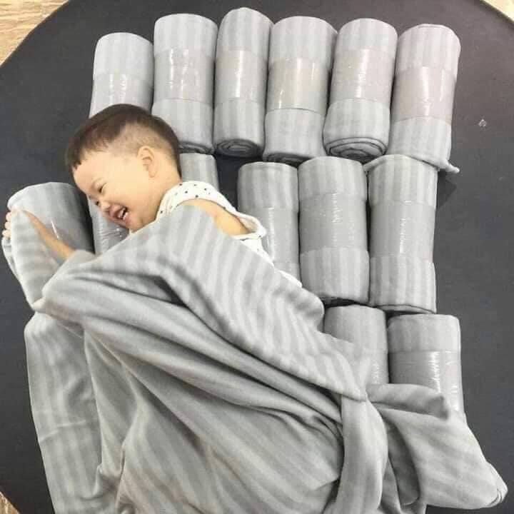Chăn kẻ ikea - siêu nhẹ - đắp ở văn phòng đi du lịch hay dùng trong spa chăn nỉ