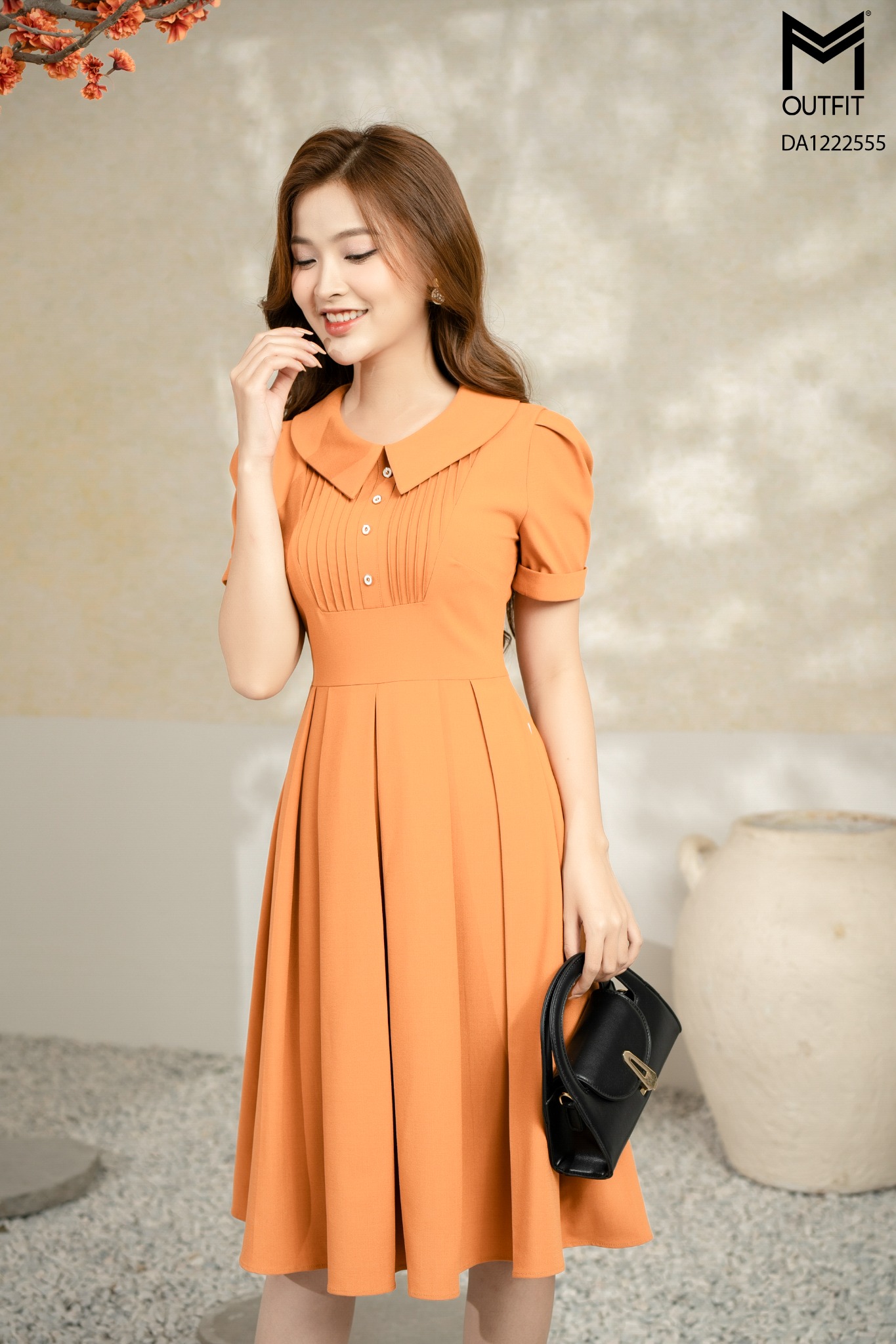 Đầm dáng xòe cổ sen, tùng xếp ly