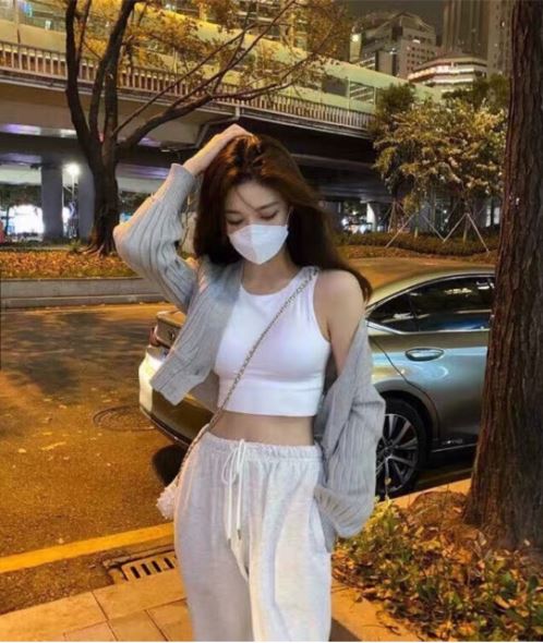 Áo ba lỗ crop có mút đệm ngực
