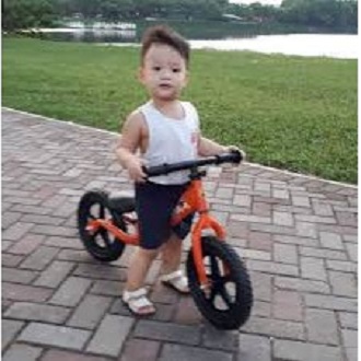 Xe thăng bằng em bé vàng hàng chính hãng nguyên hộp cho bé 18 tháng đến 5 tuổi