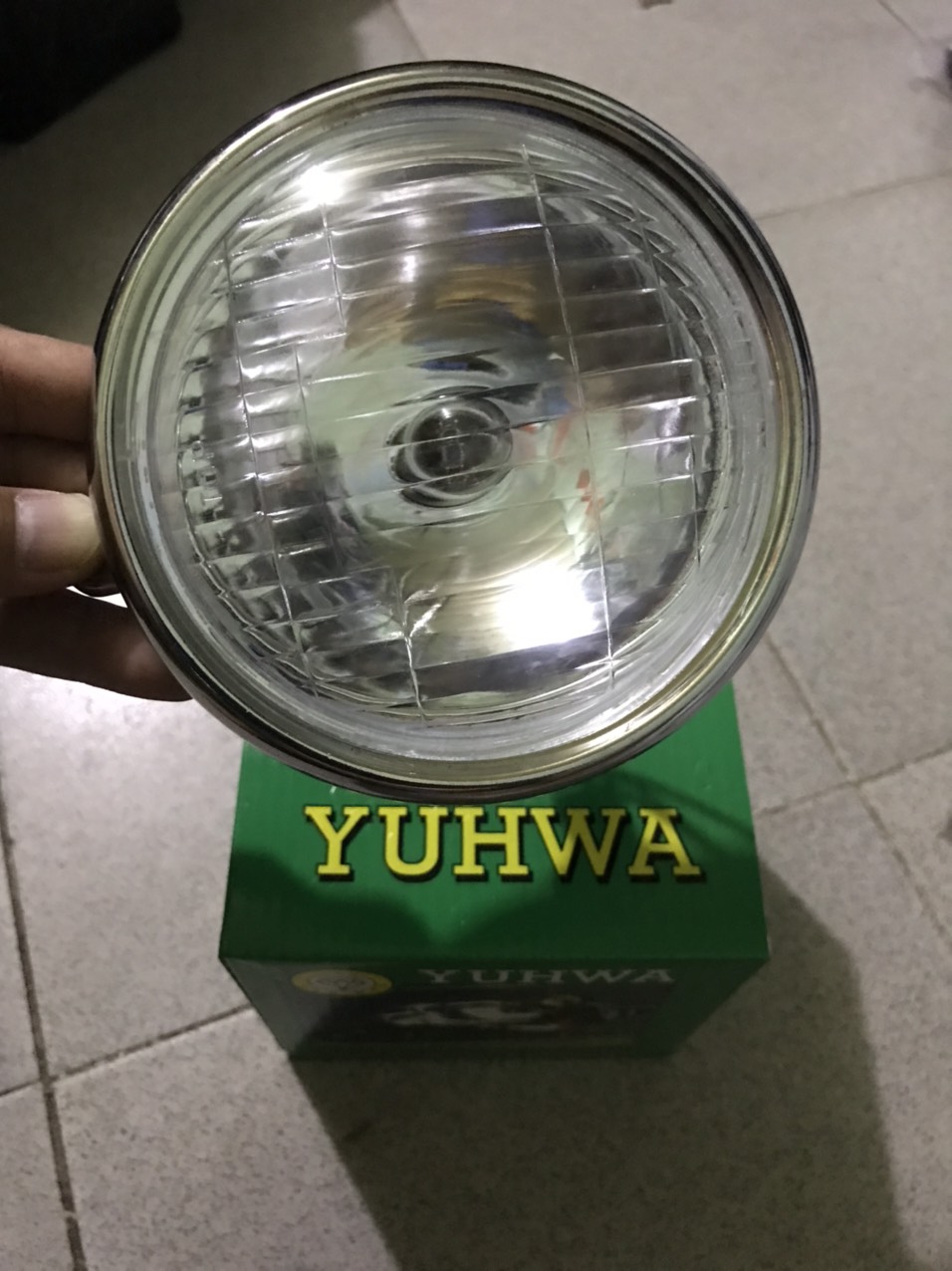 Đèn pha xe honda 67 CD Chaly hàng Yuhwa Đài Loan