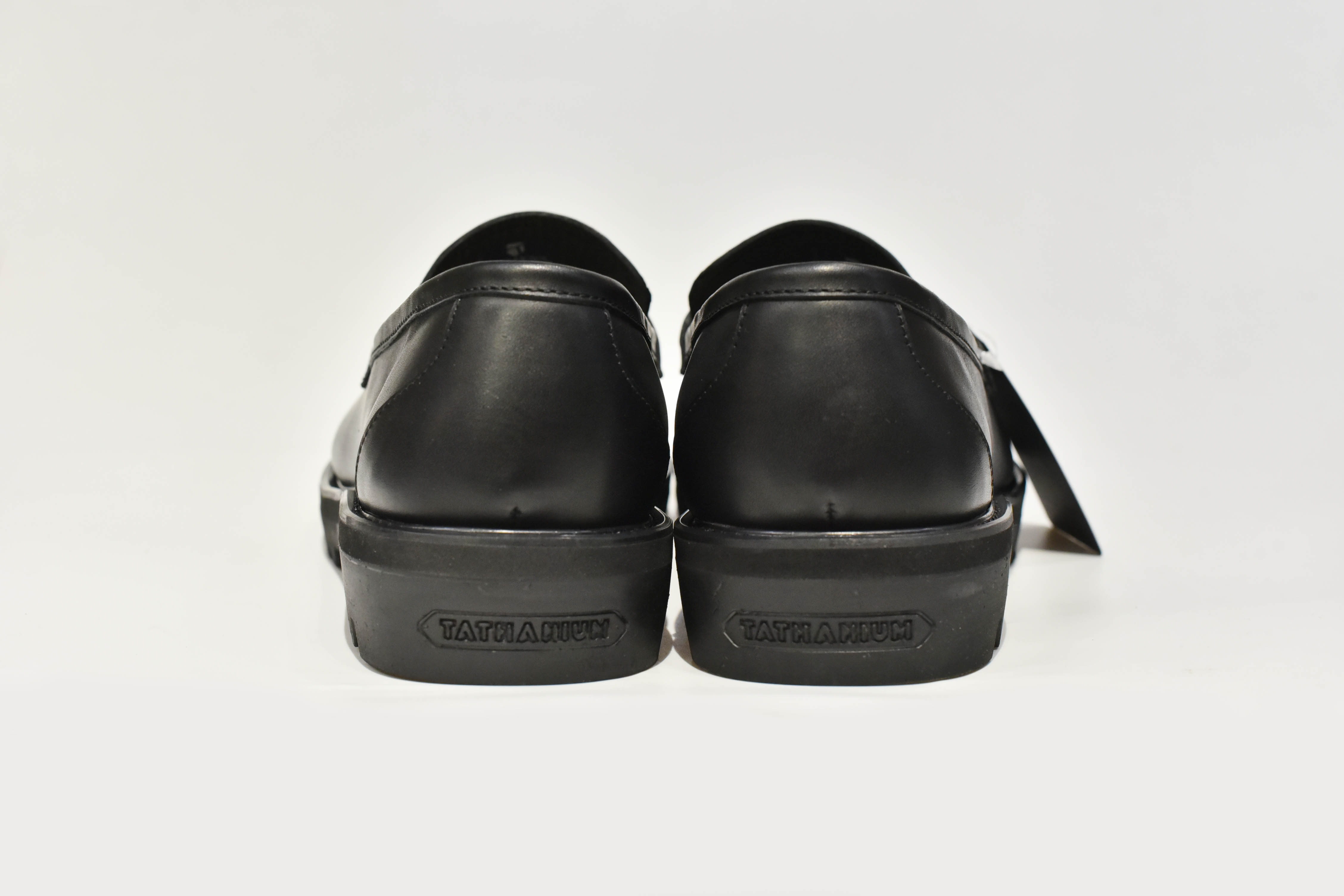 [TATHANIUM Footwear] Giày loafer da bò mộc màu đen