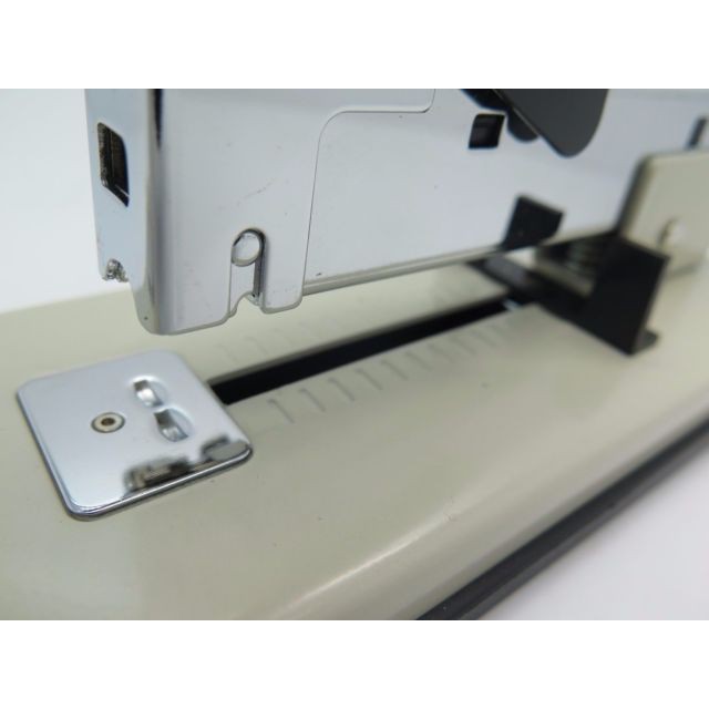 Dập ghim đại Deli 0394