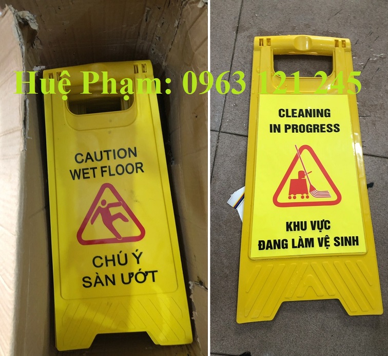 Biển cảnh báo khu vực đang thi công