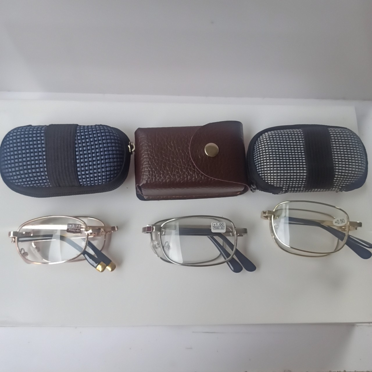 Kính lão thị viễn thị gọng gập sẵn độ thanh lý hàng lỗi xước mắt mới 80% có thể đeo ở nhà hoặc làm kính sơ cua giá sale cực rẻ