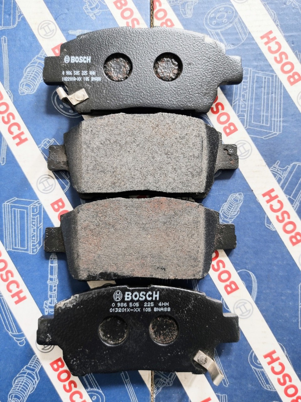 Bố thắng trước toyota vios altis - bosch. bp 5225