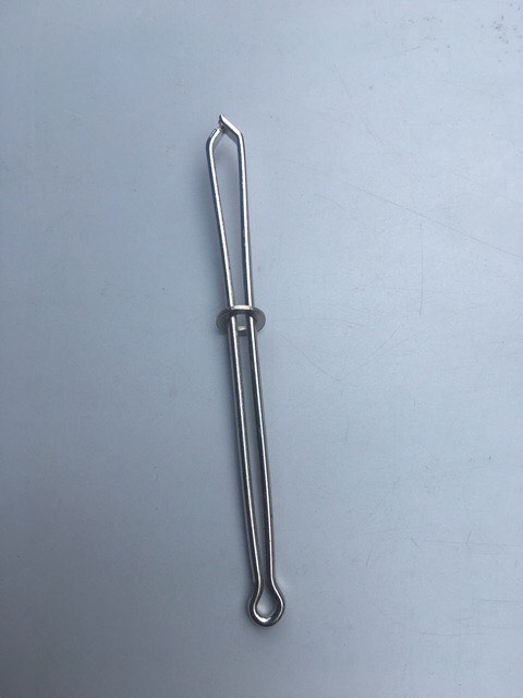 Dụng cụ luồn thun giúp luồn thun nhanh và dể