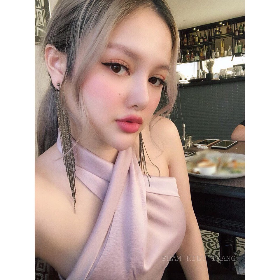 Áo phi lụa cổ yếm - kèm hình thật ,Áo phi lụa cổ yếm xoắn chéo cổ sang chảnh,áo cổ yếm,áo lụa cổ chéo,áo cổ đổ phi lụa hở lưng,áo yêm nữ sexy,