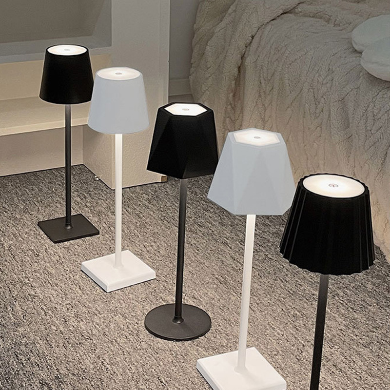 Table lamp LED Simple Modern Hardware Decoration Tall Table Lamp Bedroom Bedside Touch Switch USB Charging Night Light simple