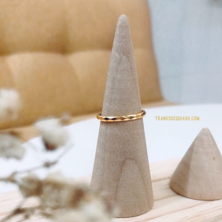NHẪN TITAN HỌA TIẾT HÌNH THOI VÀNG