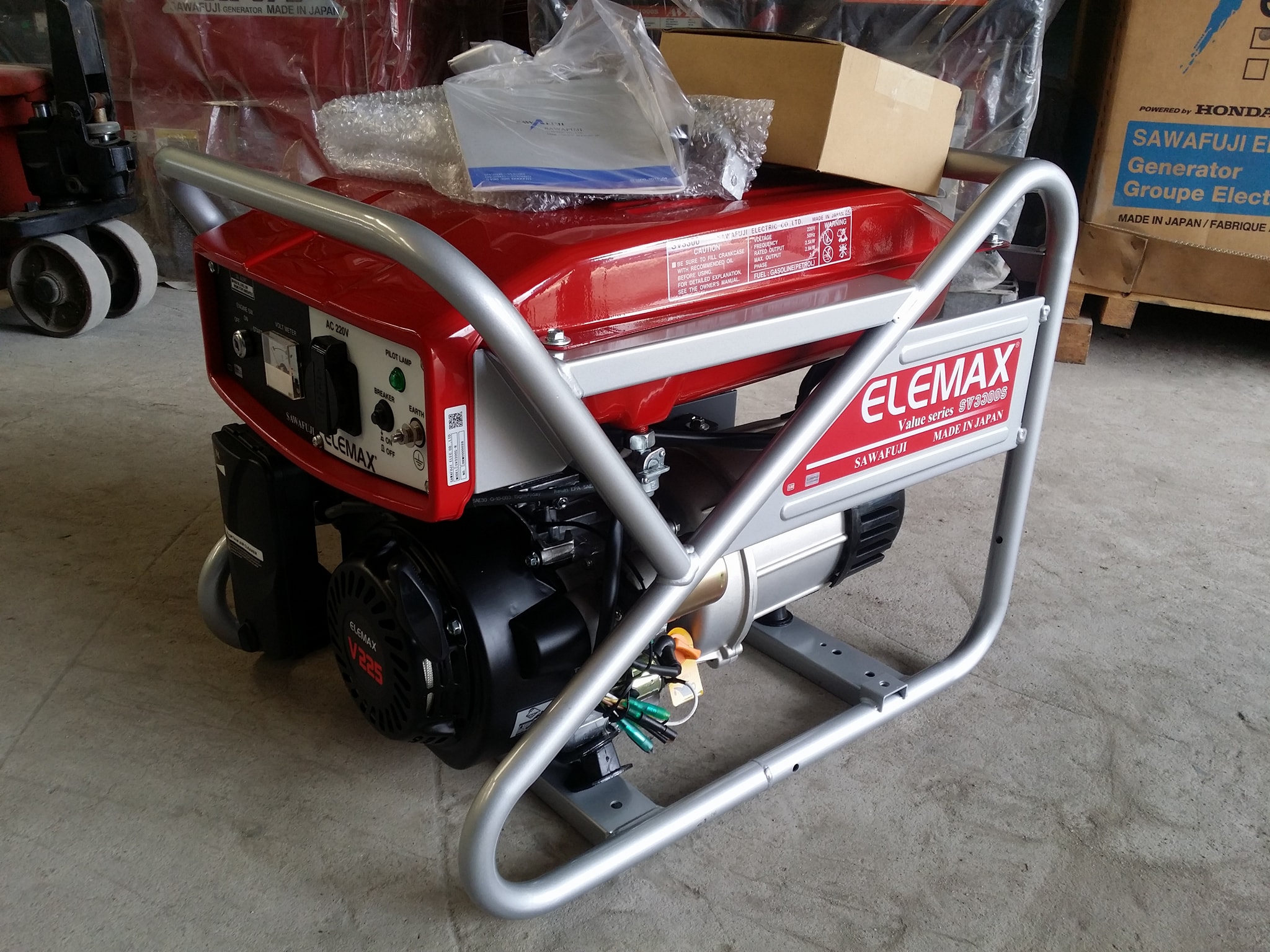 Máy Phát Điện Chạy Xăng 2.5KVA Elemax SV3300S