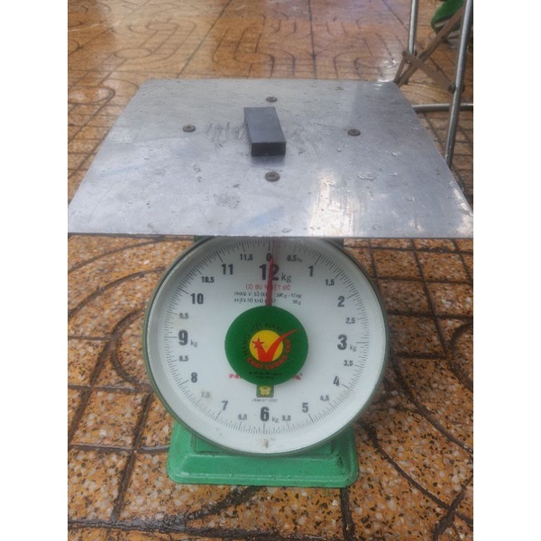 Nam châm tròn có lỗ và khối vuông đen (từ nhỏ đến lớn)