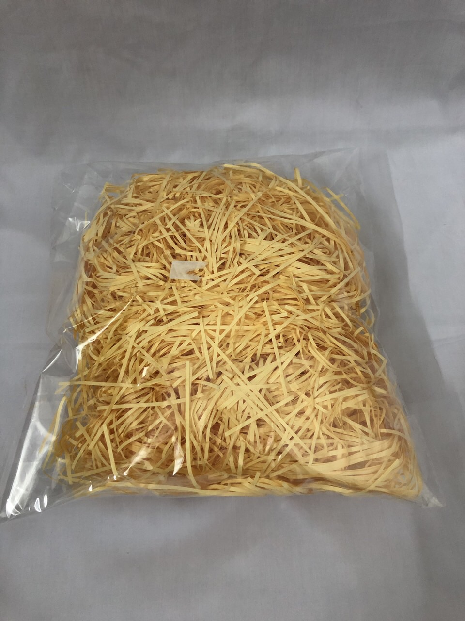 Giấy rơm/giấy vụn trang trí hộp quà/ 50 gram