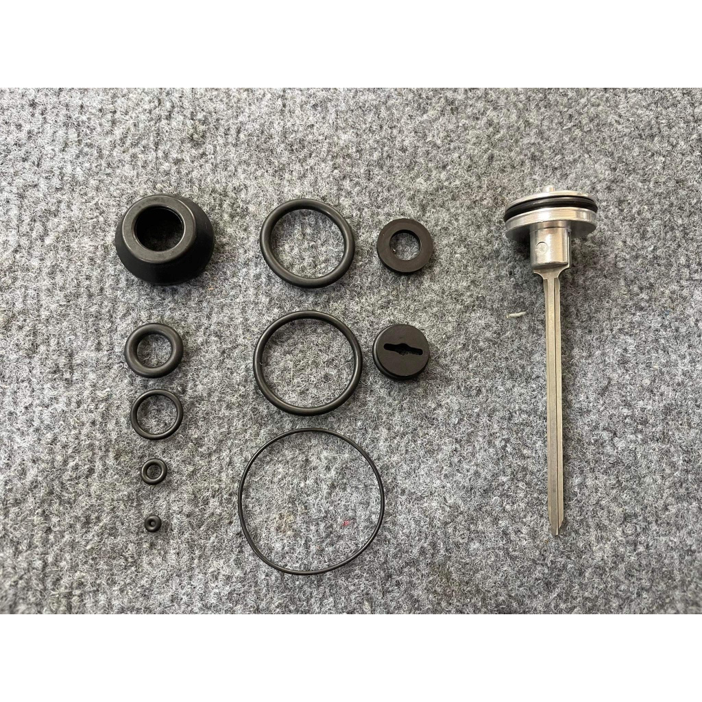 Ron, Lưỡi gà súng bắn đinh F30