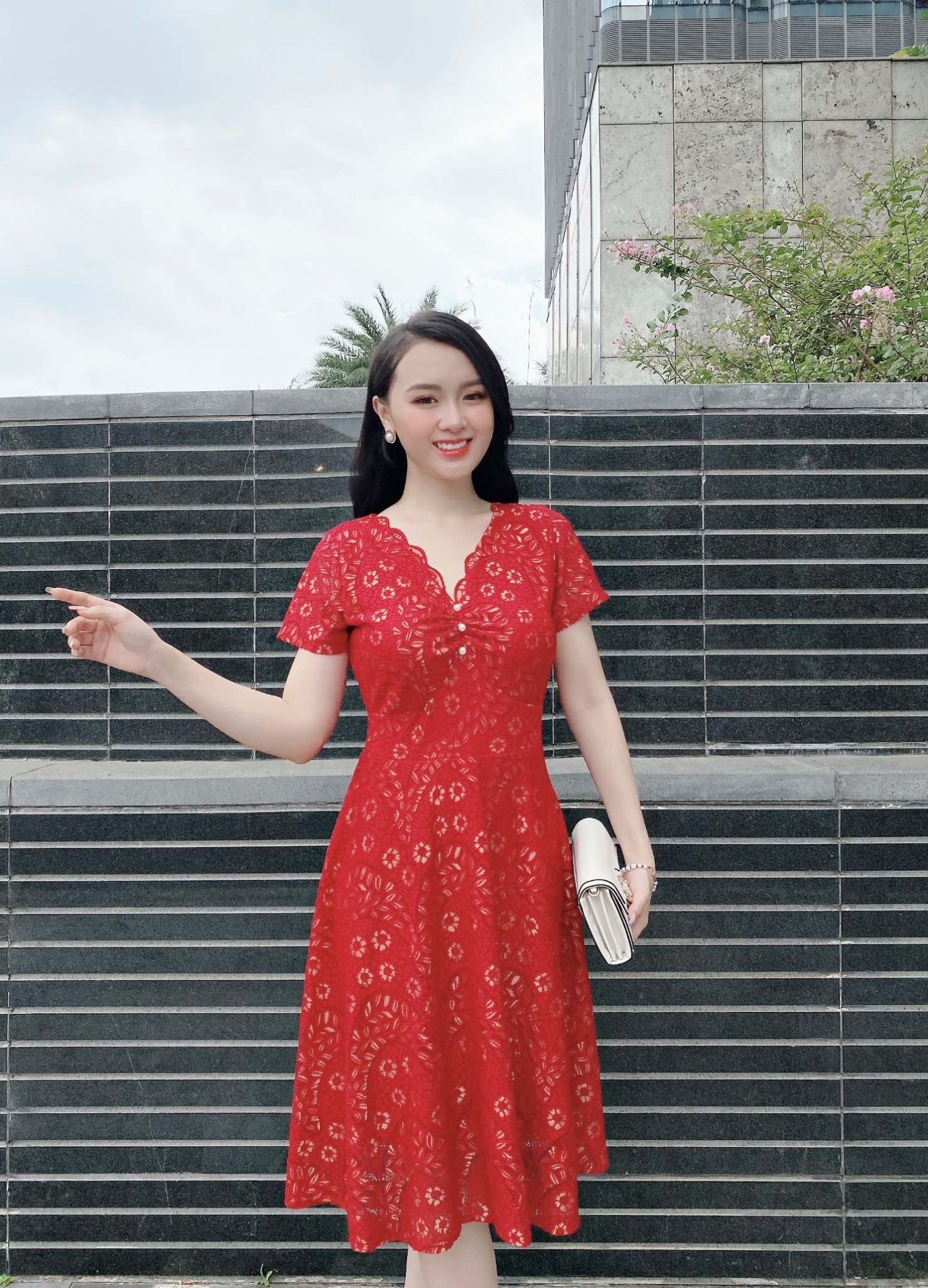 [4.4 Hoàn tiền 15%]ĐẦM REN CỔ V PHỐI NGỌC - DAM 0020