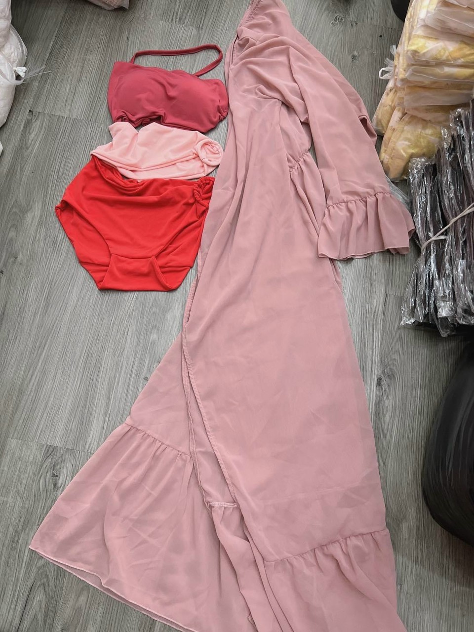 Đồ bơi nữ đi biển liền thân set kèm aó choàng voan freesize bin sports bhv166