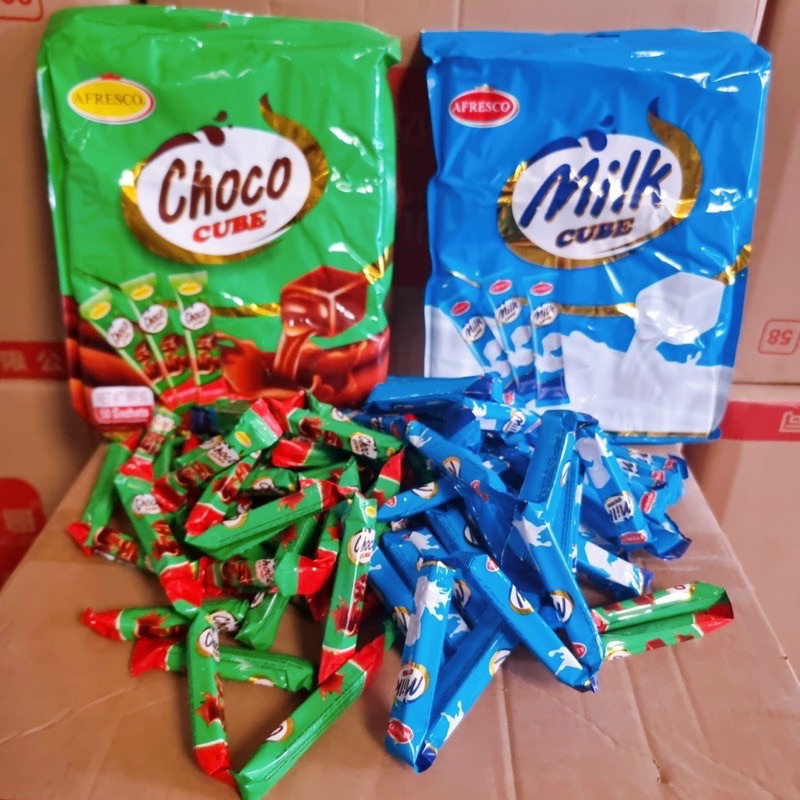 Một túi 50 gói  kẹo socola Choco Cube vị socola/ sữa