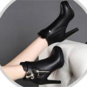 Giày boot nữ phong cách Hàn Quốc B071 (Đen)818