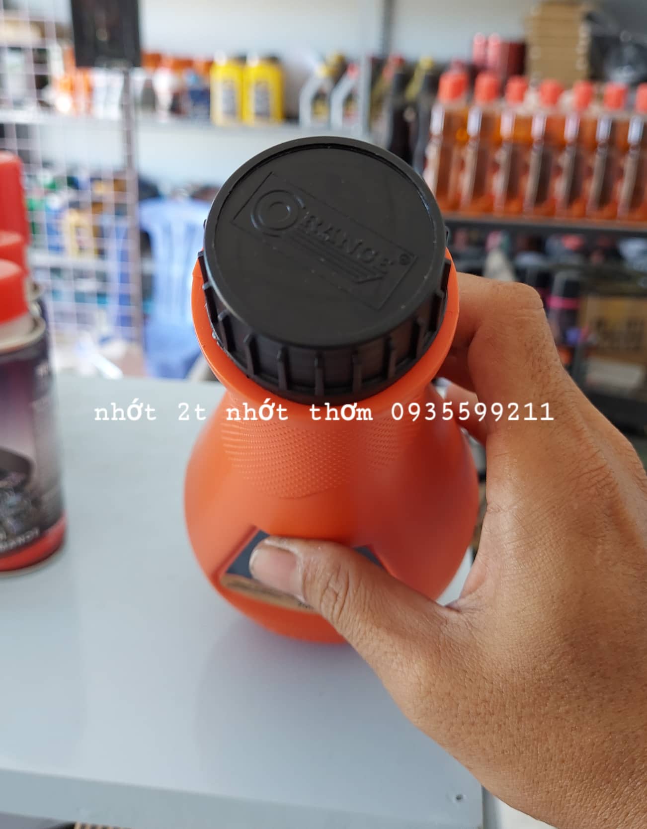 NHỚT THƠM 2 THÌ ORANCE 700ML