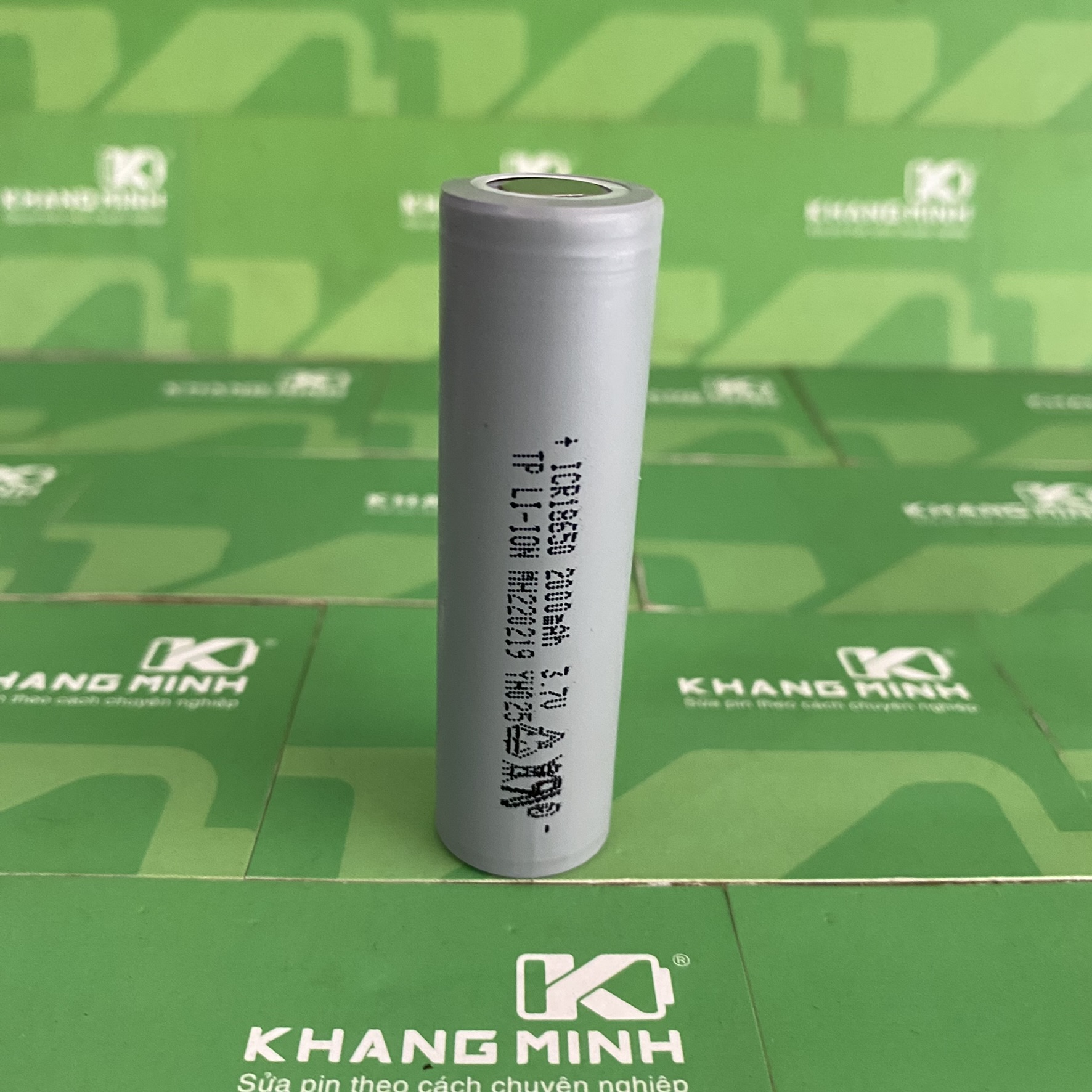 Pin TP 2000mAh xả 20A Li-ion 3.7V 18650 chuyên pin máy công cụ xả cao