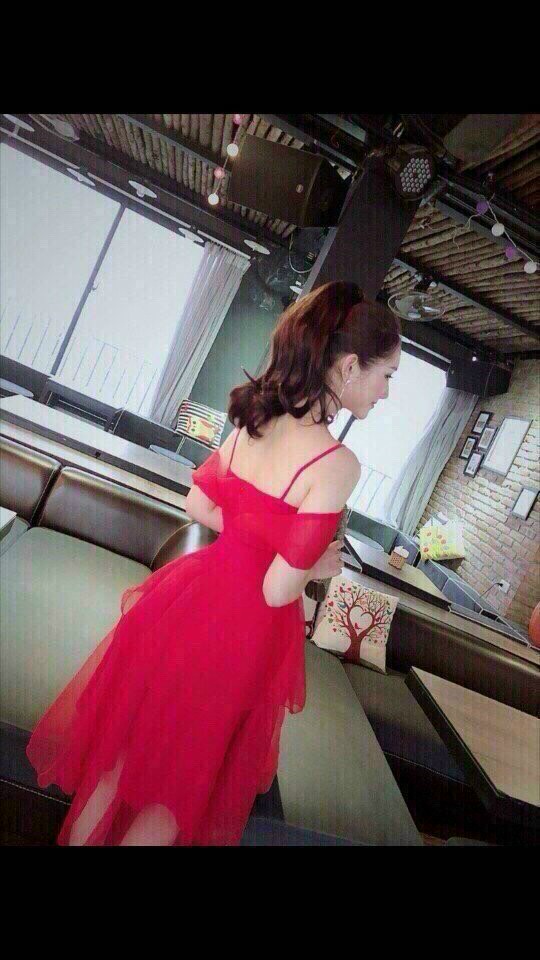 Đầm lưới tầng xòe bẹt vai Hvy