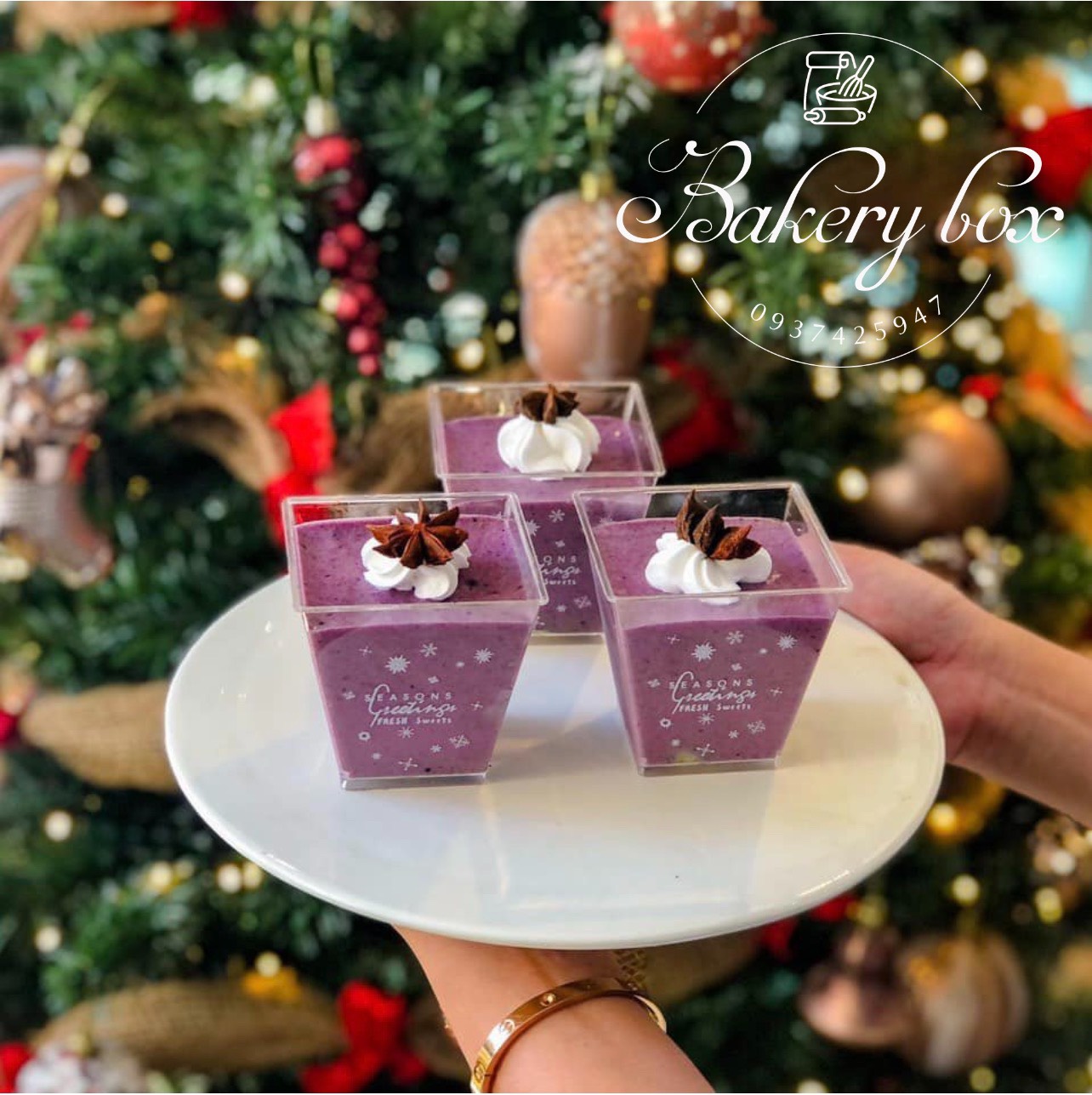 40 ly mica nắp cầu 7065 đựng bánh lạnh - tiramisu - panna cotta - bánh mousse