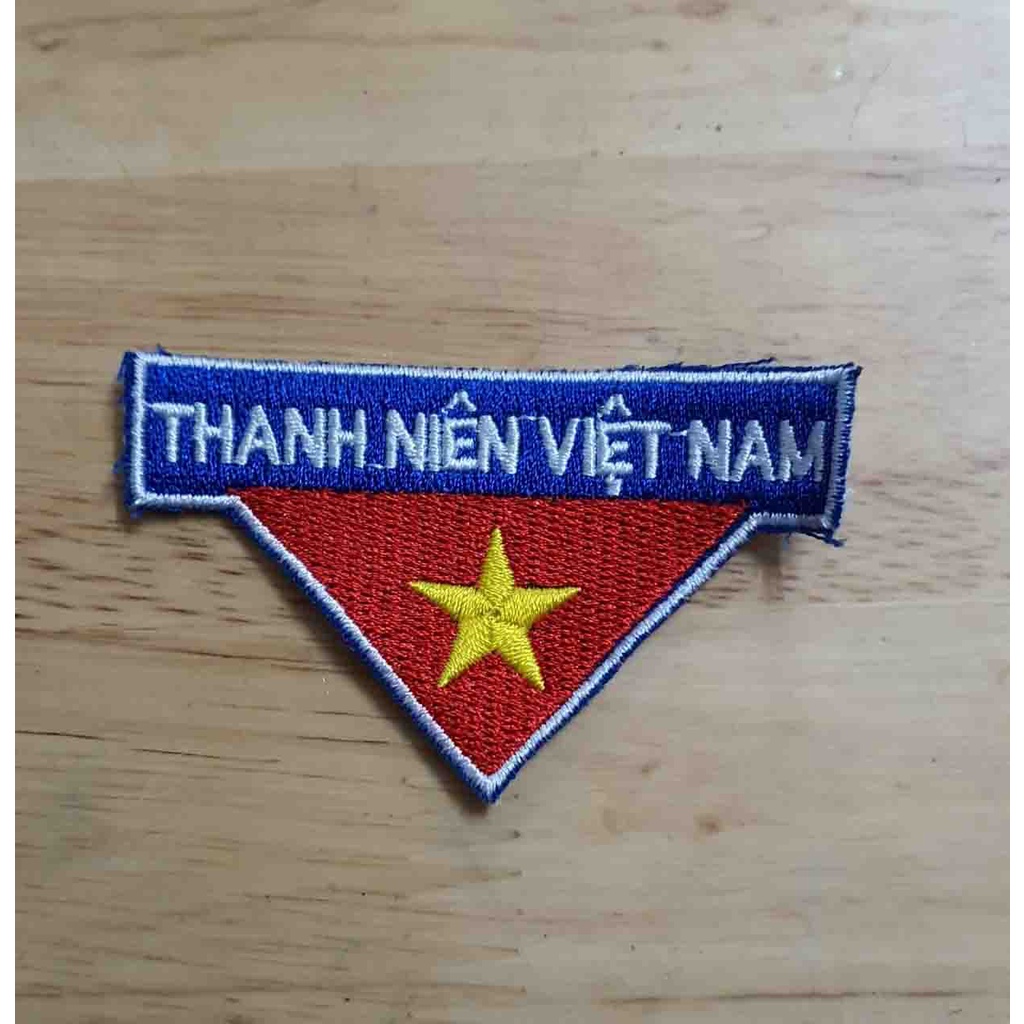 Cờ việt nam thêu