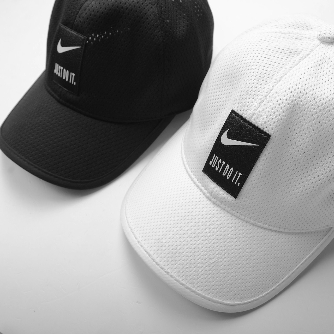 Mũ lưỡi chai Nike - Màu đen