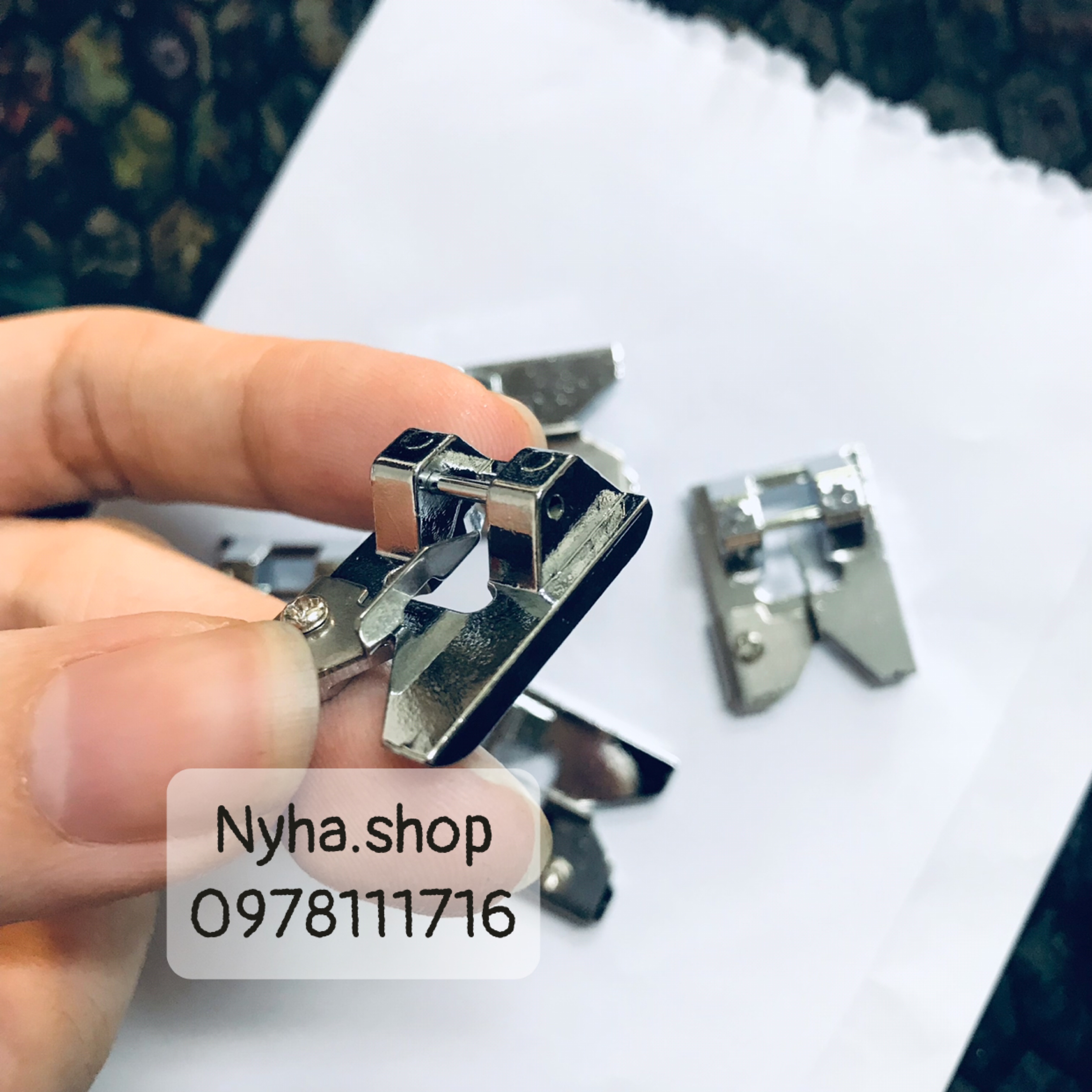 Chân vịt thêu nổi máy may gia đình